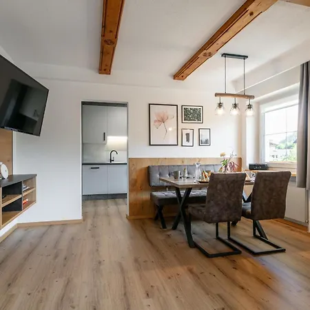 Haus Weissbacher شقة فيلدشوناو